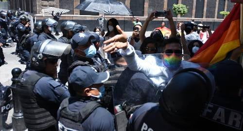 Video: Seguridad estatal reprueba represión contra marcha LGBTTTQ y periodistas en Toluca